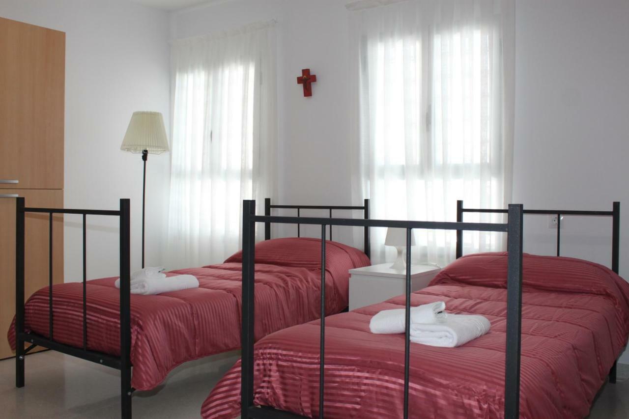 Centro Cristo Rey Hotel Torrox Bagian luar foto